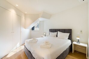 1 chambre, fer et planche à repasser, accès Internet, draps fournis