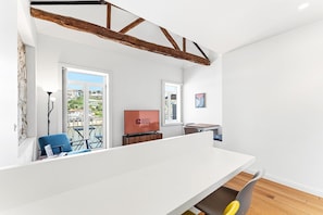 Interior - GuestReady - Urban Stay Steps from Top Attractions (Vila Nova de Gaia)