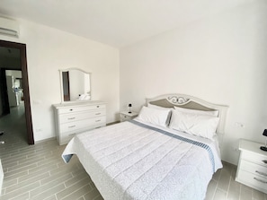 2 bedrooms, iron/ironing board, travel crib, free WiFi