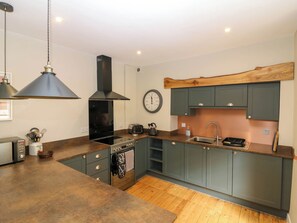 Dishwasher, cookware/dishes/utensils - 49 Castlegate (Jedburgh)