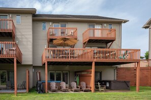 Exterior - New! Dog Friendly Townhome w/ Lake Access & Fireplace (McHenry)