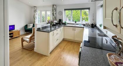 4 bedroom accommodation in Broadstairs