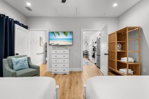 Cottage, 1 Bedroom, Resort View (Heron) | Individually decorated, individually furnished, iron/ironing board