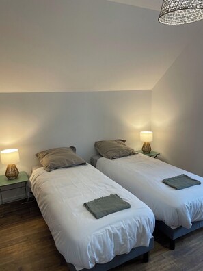 3 habitaciones, tabla de planchar con plancha y wifi gratis 