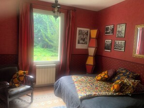 4 quartos, ferros/tábuas de passar roupa, Wi-Fi, roupa de cama