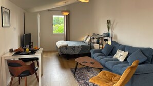 Unclassified image, 4 of 15, button - The studio with its large, unoverlooked terrace, in a quiet location with private parking (Saint-Estève)