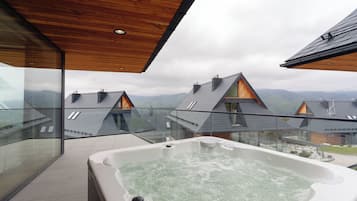 Comfort House, Balcony, Mountain View | Jetted bathtub