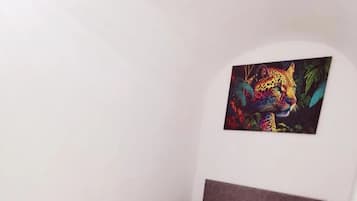 2 bedrooms, desk, iron/ironing board, WiFi