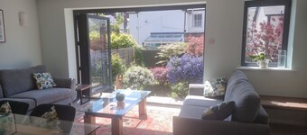 Whole house with parking and garden in Conwy. Pets welcome