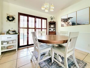 Dining - Paradise Palms Retreat (Englewood)