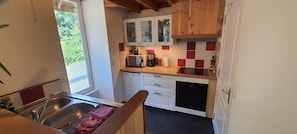 Refrigerador, microondas, horno, placa de cocina