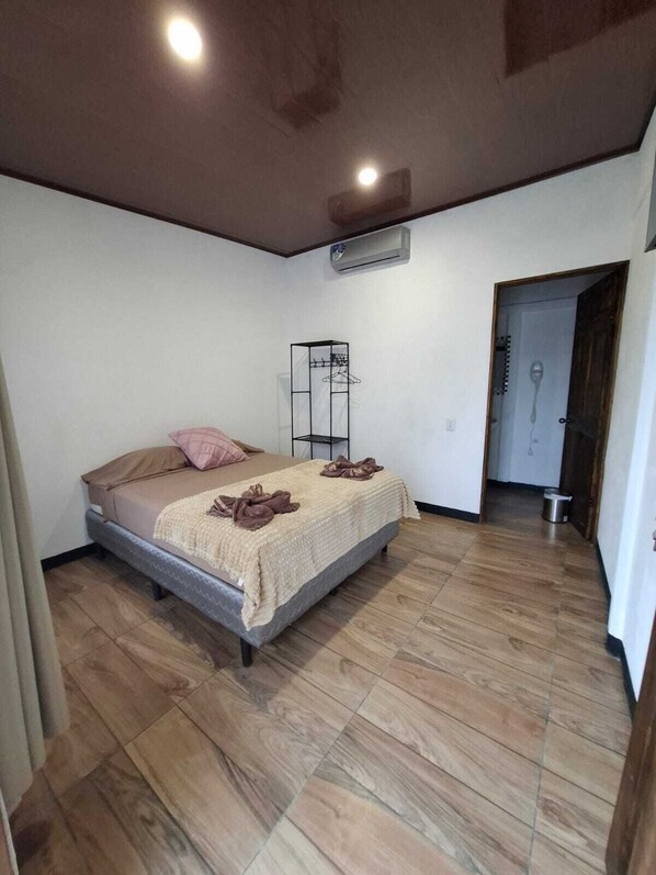 Basic Double Room, Patio