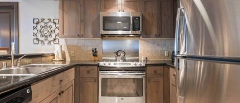 Coffee/tea maker, dining tables