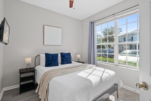 3 bedrooms, iron/ironing board, WiFi, bed sheets - 3 Bedrooms / 3 Bathrooms / Windsor Hills (7659SK) (Kissimmee)