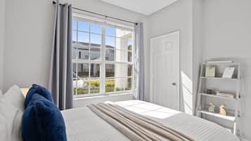 3 chambres, fer et planche à repasser, Wi-Fi, draps fournis