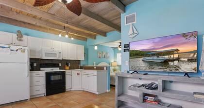 Coco Sands - Studio 3, One Block walk to the Atlantic Ocean!