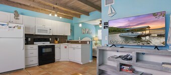 Coco Sands - Studio 3, One Block walk to the Atlantic Ocean!