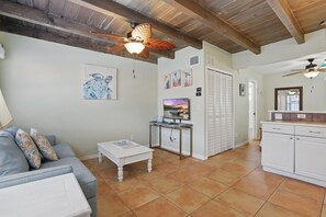 Smart TV - Coco Sands  - Studio 2, One Block walk to the Atlantic Ocean! (Cocoa Beach)