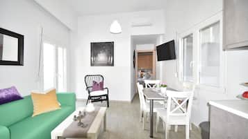 Apartment, 2 Bedrooms, 2 Bathrooms, Beachside | 7 bedrooms, blackout drapes, free WiFi, bed sheets