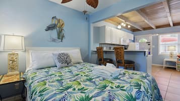 Tabla de planchar con plancha, wifi gratis, ropa de cama