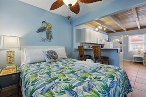 Iron/ironing board, free WiFi, bed sheets - Coco Sands - Studio 4, One Block walk to the Atlantic Ocean! (Cocoa Beach)