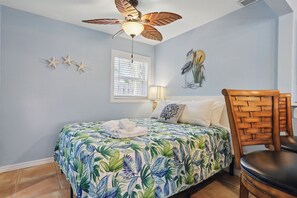 Iron/ironing board, free WiFi, bed sheets - Coco Sands - Studio 4, One Block walk to the Atlantic Ocean! (Cocoa Beach)