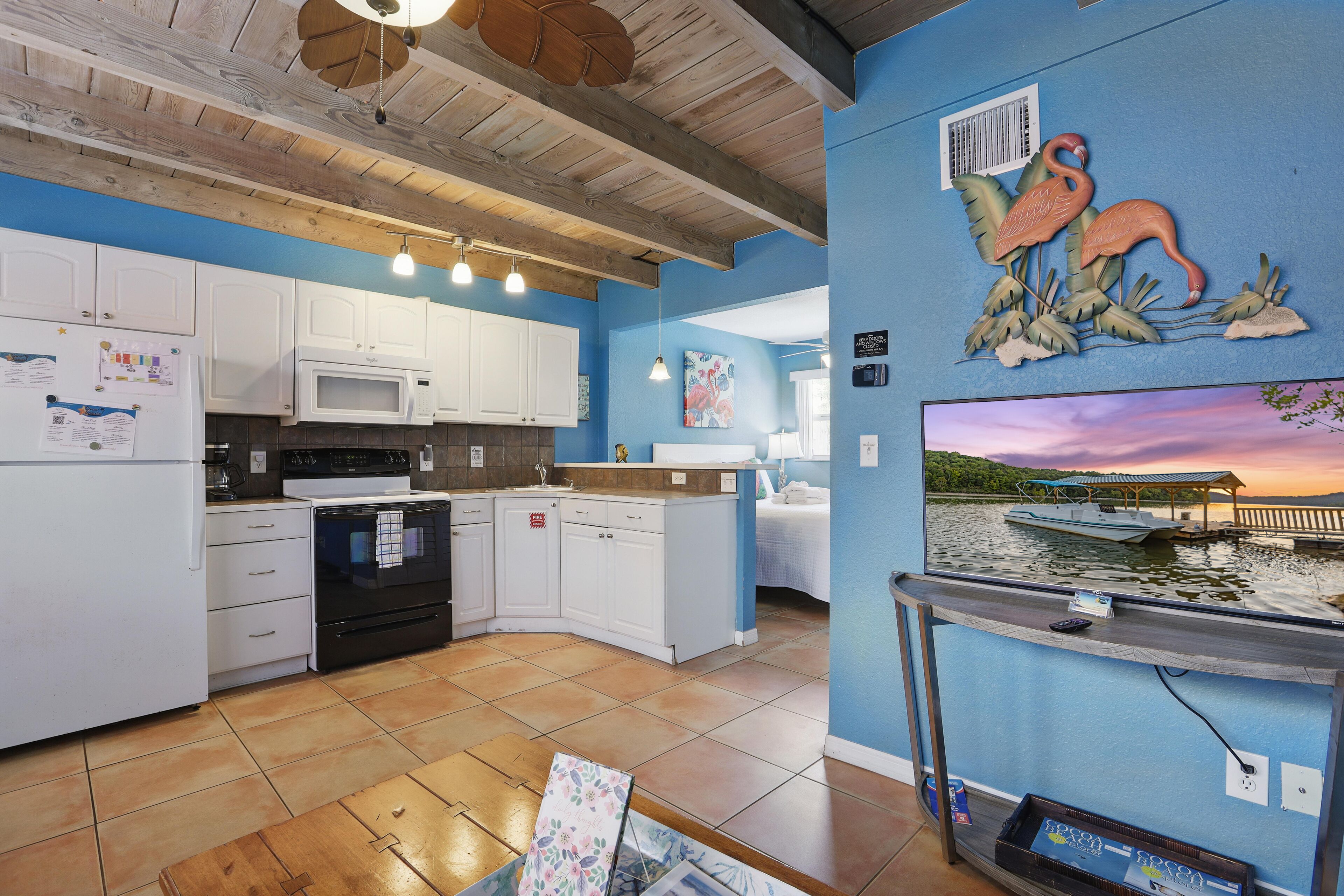 冰箱、微波炉、烤箱、炉灶