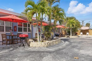 Outdoor dining - Coco Sands - Studio 1, One Block walk to Atlantic Ocean! (Cocoa Beach)