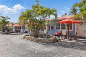 Outdoor dining - Coco Sands - Studio 1, One Block walk to Atlantic Ocean! (Cocoa Beach)