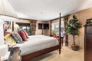 2 dormitorios, escritorio, tabla de planchar con plancha y wifi