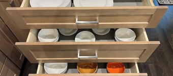 Elegant Escape by Downtown Burr Ridge with an easy access to Chicago Landmarks