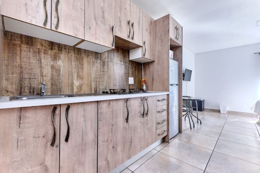 Fridge, microwave, stovetop, electric kettle