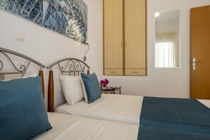Villa, 3 chambres, terrasse, vue mer | 3 chambres, lits bébé (gratuits), draps fournis