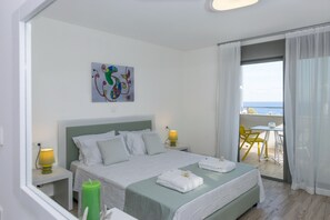 Vila, 3 quartos, piscina particular, vista para o mar | 3 quartos, cofres nos quartos, cortinas blackout, quartos à prova de som