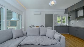 Televisión de pantalla plana de 40 pulgadas con canales digitales