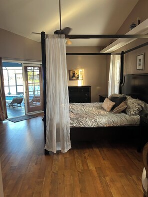 3 habitaciones, escritorio, tabla de planchar con plancha y wifi