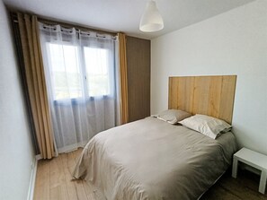 3 soverom, strykejern/-brett, wi-fi og sengetøy