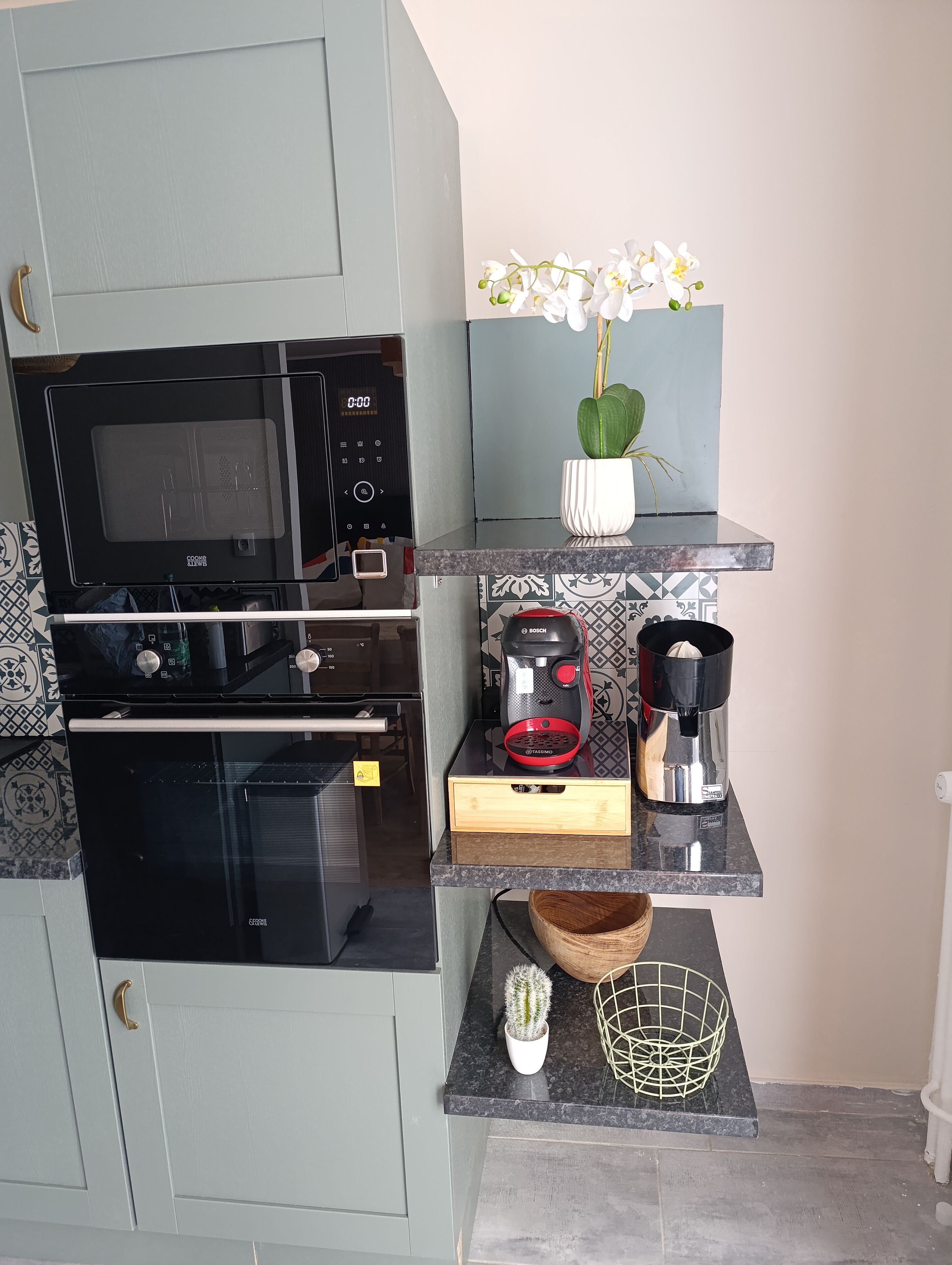 Microondas, horno, parrilla de estufa y lavavajillas 