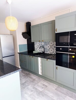 Microwave, oven, stovetop, dishwasher