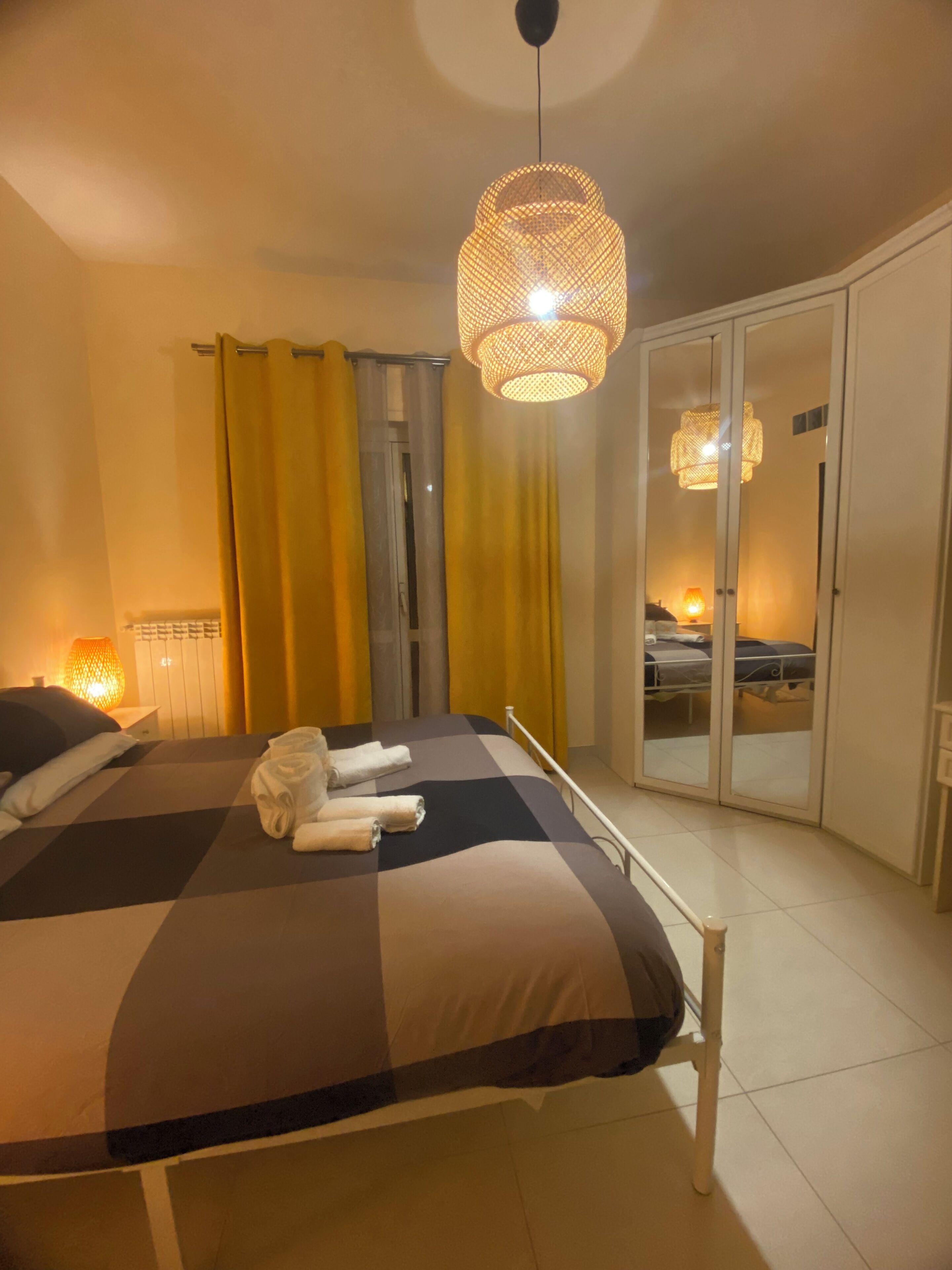 2 chambres, fer et planche à repasser, Wi-Fi, draps fournis