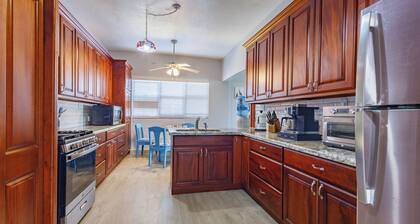 Seafront house in beautiful Corozal Town that sleeps 6 with a fenced-in yard.