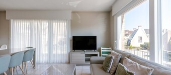 Huswell - Villa Near Beach With Double Parking