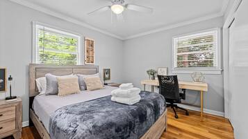 3 habitaciones, escritorio, tabla de planchar con plancha y wifi gratis