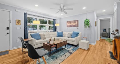 Charming Downtown Corner Cottage - 1 Block Walk to Food & Fun - Dog Friendly!