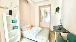 3 bedrooms, iron/ironing board, free WiFi, bed sheets