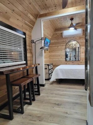 1 bedroom, travel cot, WiFi, bed sheets