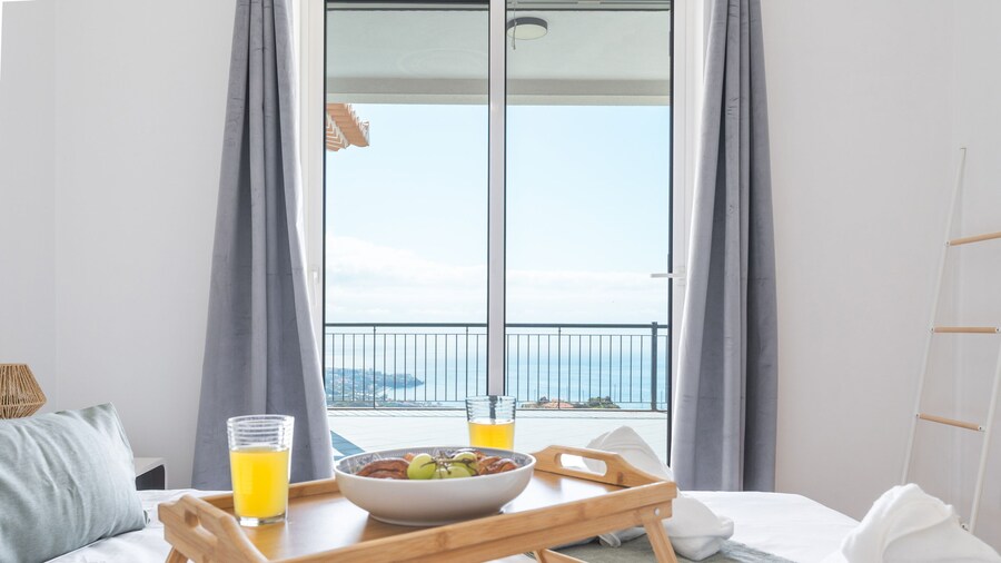 Palm Paradise by Atlantic Holiday