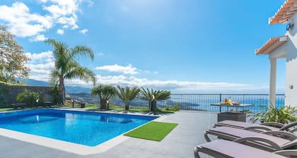 Palm Paradise by Atlantic Holiday