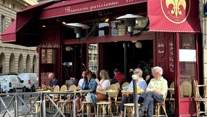 Unclassified image, 2 of 322, button - CORNEILLE (Paris)