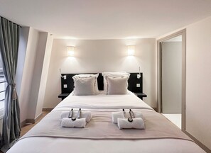 Deluxe Penthouse, 2 Bedrooms, Courtyard View | Premium bedding, travel crib, WiFi (free), bed sheets - CORNEILLE (Paris)